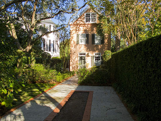 Photo of townhouse, Charleston, S.C., by John Hulsey