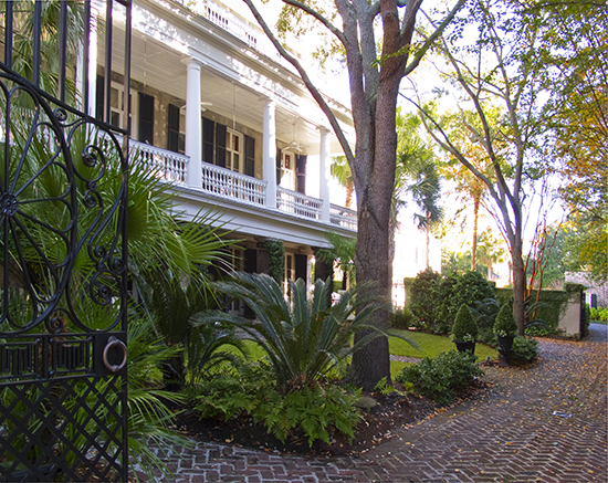 photo of garden in Battery neighborhood, Charleston