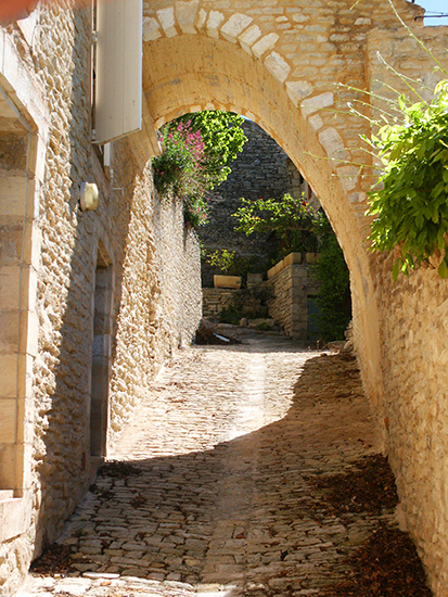 photo of Gordes, France. ©J. Hulsey