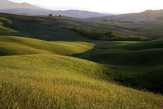 photo of Tuscan fields at sunset.© J. Hulsey painting workshops in Italy