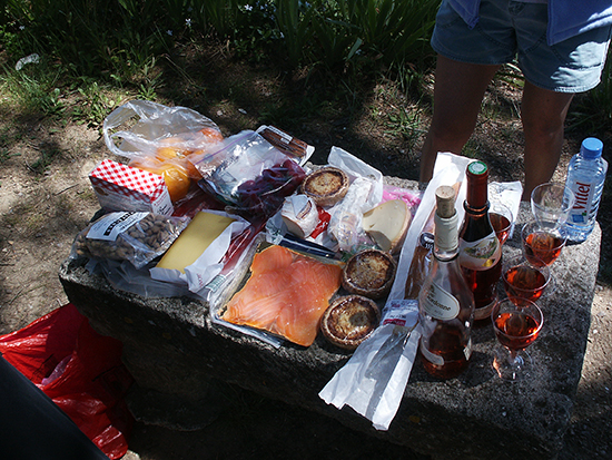 lunch in France. ©J. Hulsey