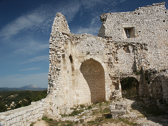 photo of Ventabren, Castle of Queen Jean. © J. Hulsey