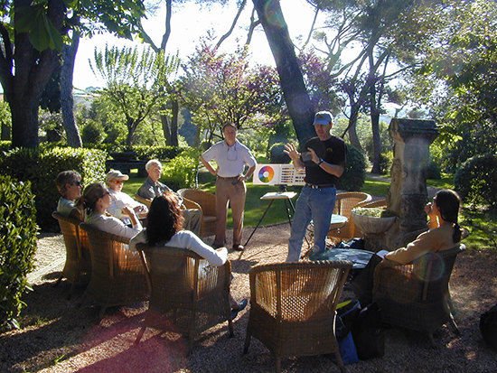 Teaching in the garden.photo© A. Trusty