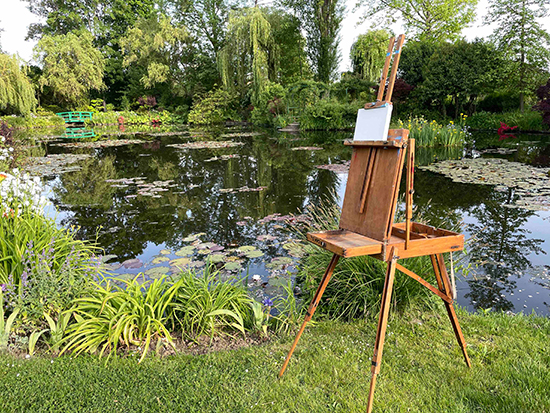 Photograph of Painting Setup in Monet's Water Garden © Eric Santoli