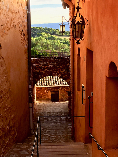 photo of Roussillon, France, View. © J. Hulsey