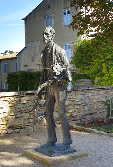 photo of Van Gogh statue, St. Paul de Mausole. © J. Hulsey